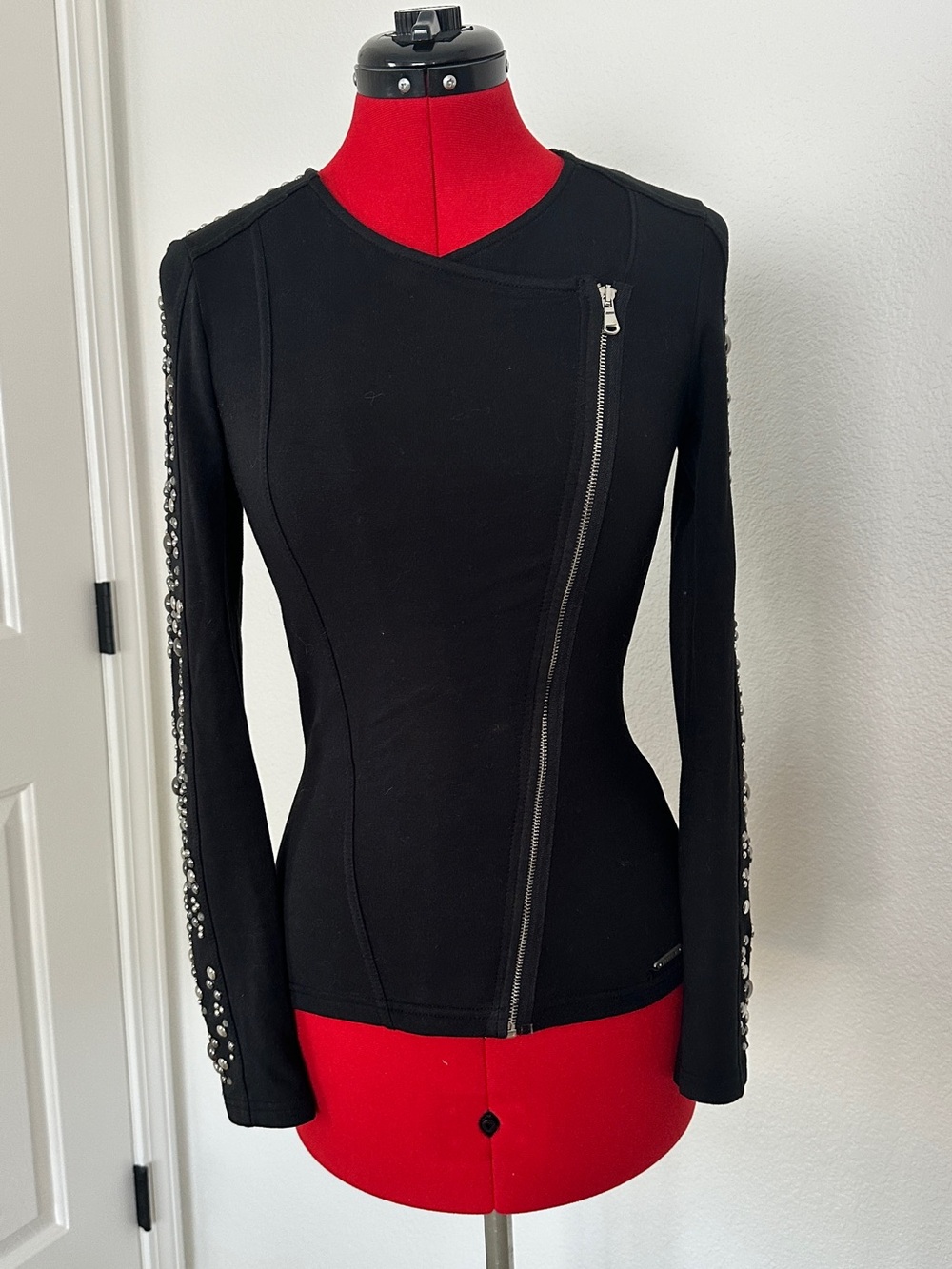 MET Logo Black Knit Top with Metal Tag size XS